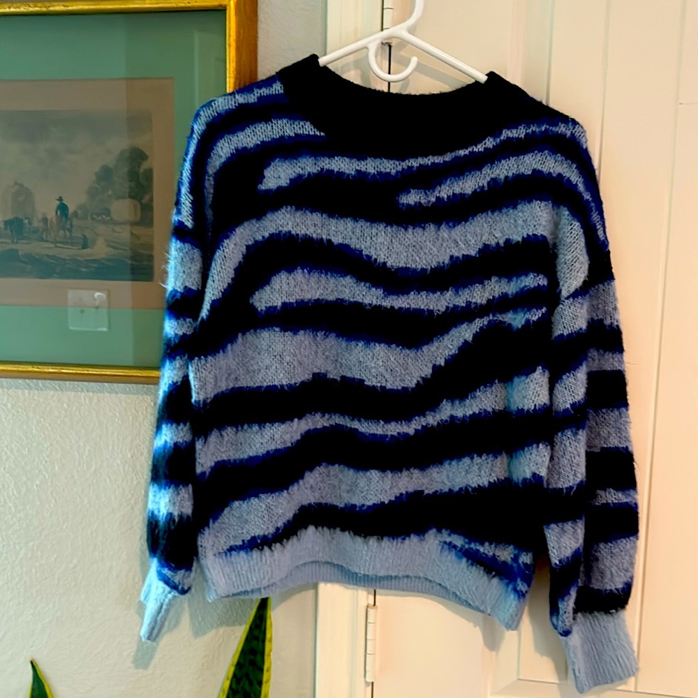 Antropologie sweater size XS!!